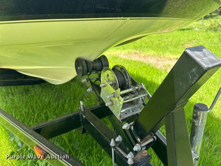 image for item EJ8691 2006 Glastron DX235 boat