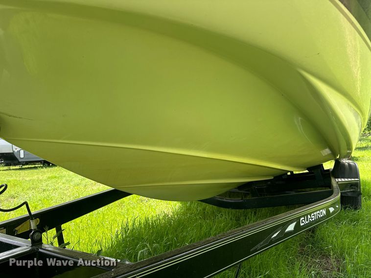 image for item EJ8691 2006 Glastron DX235 boat