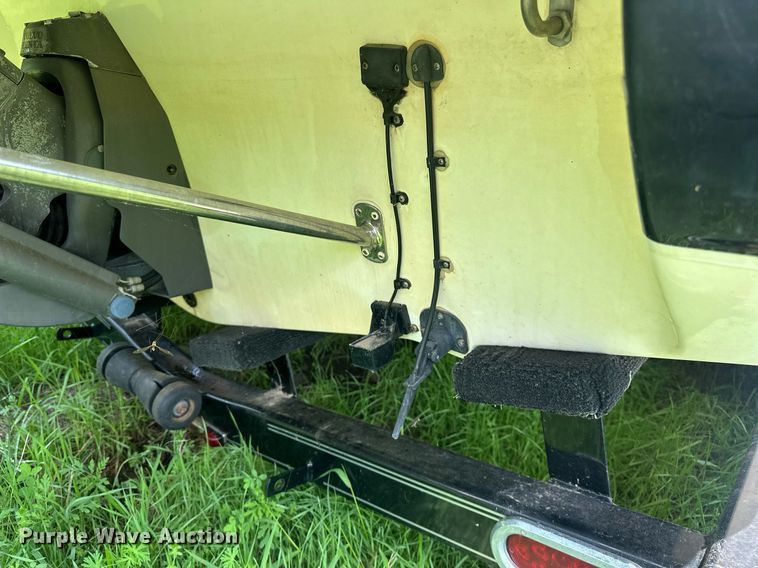 image for item EJ8691 2006 Glastron DX235 boat