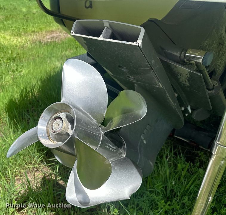 image for item EJ8691 2006 Glastron DX235 boat