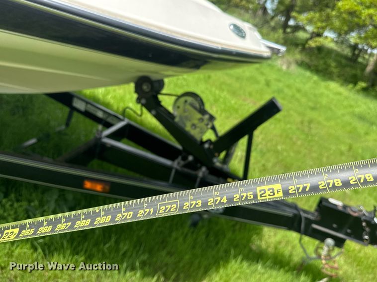 image for item EJ8691 2006 Glastron DX235 boat