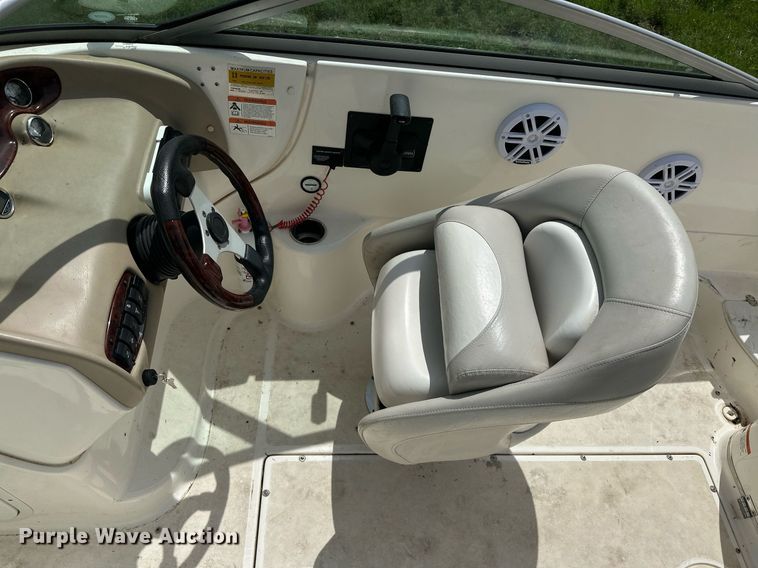 image for item EJ8691 2006 Glastron DX235 boat