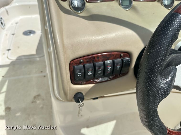 image for item EJ8691 2006 Glastron DX235 boat