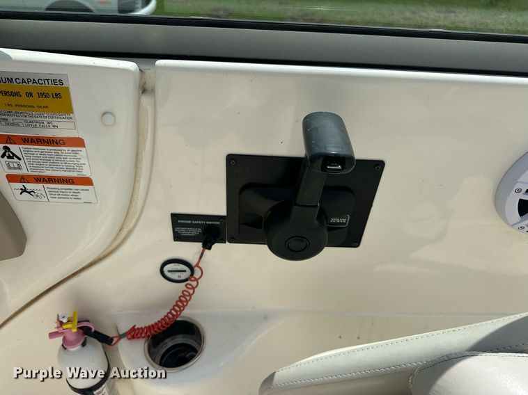 image for item EJ8691 2006 Glastron DX235 boat