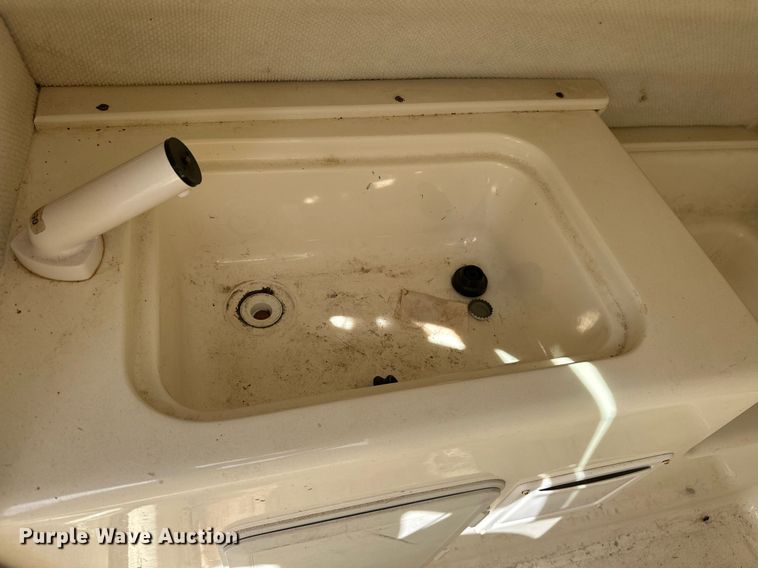 image for item EJ8691 2006 Glastron DX235 boat