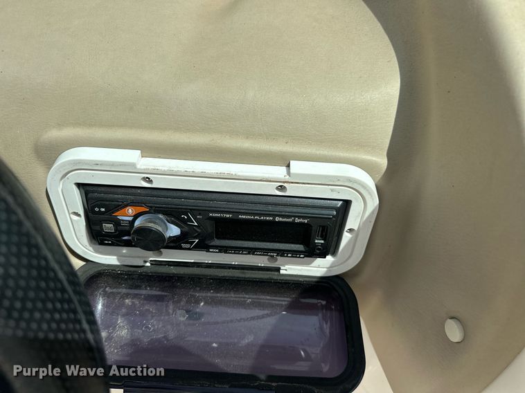 image for item EJ8691 2006 Glastron DX235 boat