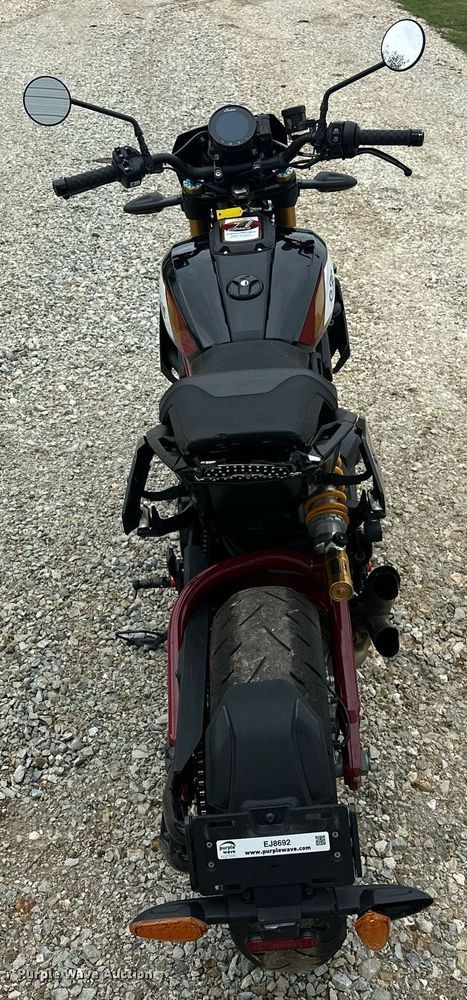 image for item EJ8692 2024 Indian Motorcycle Co. FTR x RSD Super Hooligan motorcycle