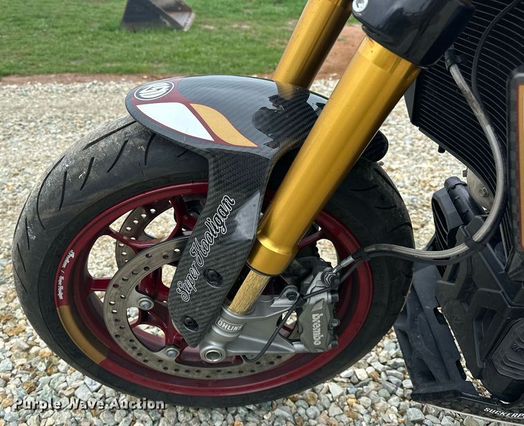 image for item EJ8692 2024 Indian Motorcycle Co. FTR x RSD Super Hooligan motorcycle