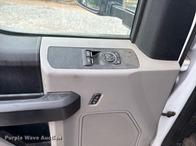 image for item EJ8701 2019 Ford F450 Super Duty XL box truck