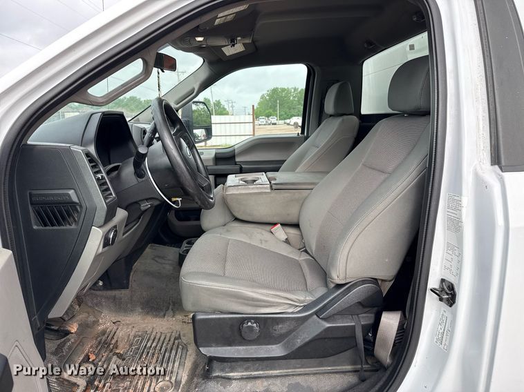 image for item EJ8701 2019 Ford F450 Super Duty XL box truck