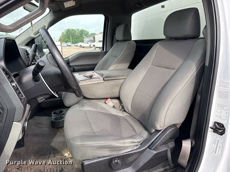 image for item EJ8701 2019 Ford F450 Super Duty XL box truck