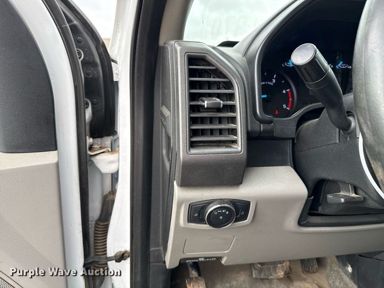 image for item EJ8701 2019 Ford F450 Super Duty XL box truck