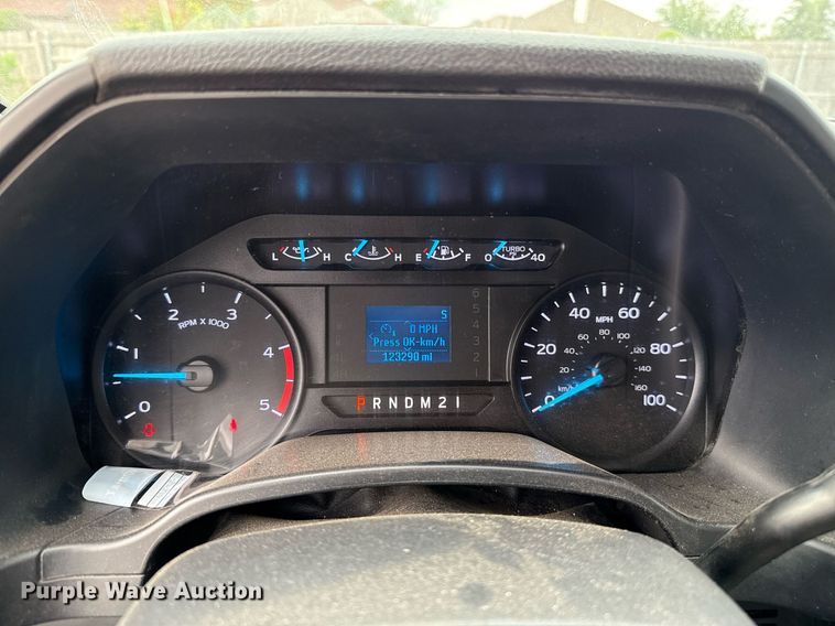 image for item EJ8701 2019 Ford F450 Super Duty XL box truck