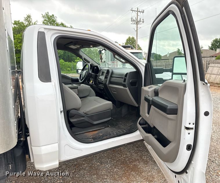 image for item EJ8701 2019 Ford F450 Super Duty XL box truck