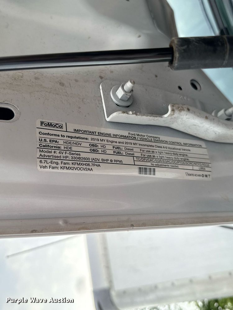 image for item EJ8701 2019 Ford F450 Super Duty XL box truck