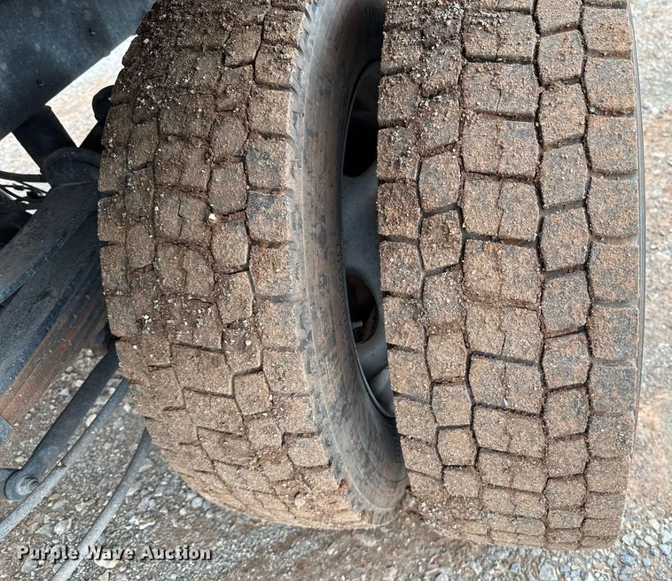 image for item EJ8701 2019 Ford F450 Super Duty XL box truck