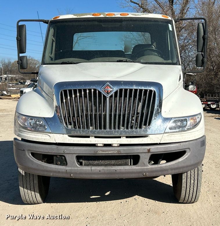 image for item EK2730 2015 International 4300 SBA truck cab and chassis