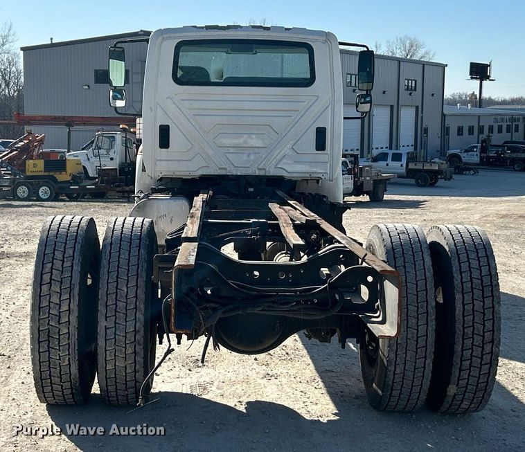 image for item EK2730 2015 International 4300 SBA truck cab and chassis