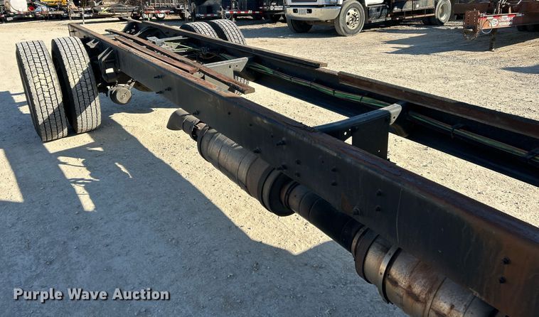 image for item EK2730 2015 International 4300 SBA truck cab and chassis