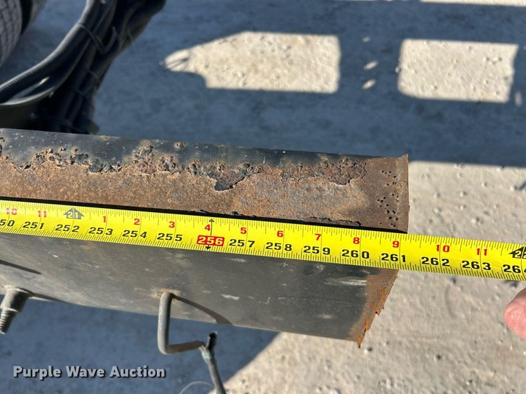 image for item EK2730 2015 International 4300 SBA truck cab and chassis