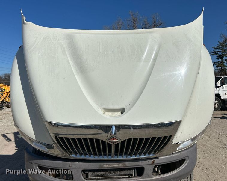 image for item EK2730 2015 International 4300 SBA truck cab and chassis