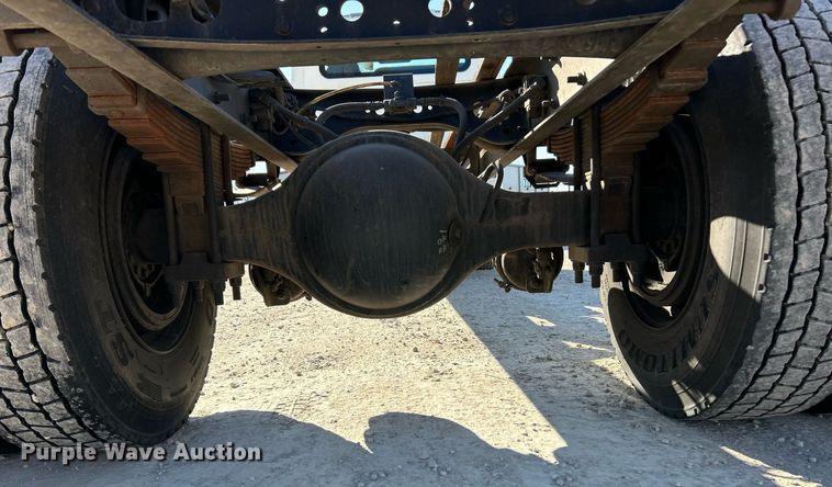 image for item EK2730 2015 International 4300 SBA truck cab and chassis