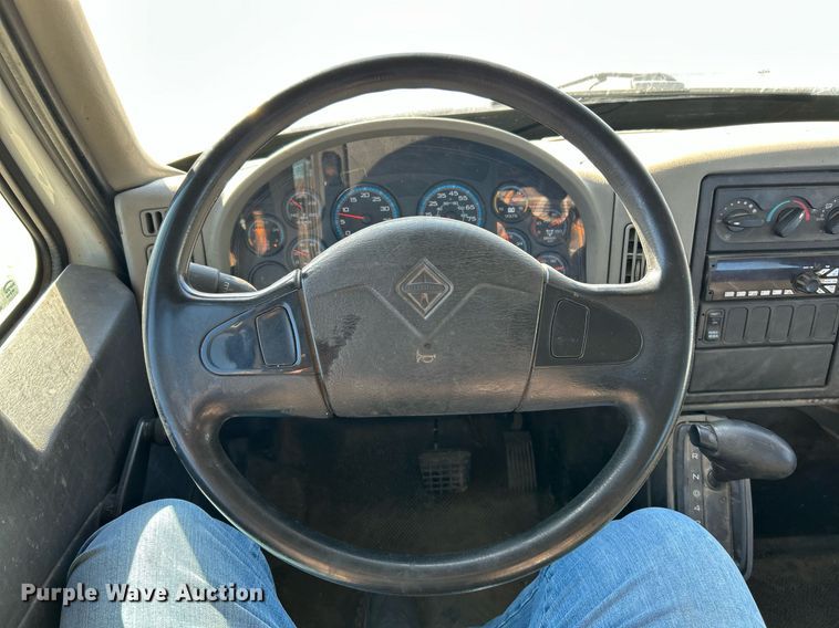 image for item EK2730 2015 International 4300 SBA truck cab and chassis