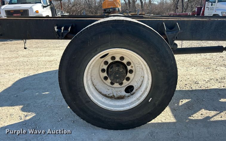 image for item EK2730 2015 International 4300 SBA truck cab and chassis