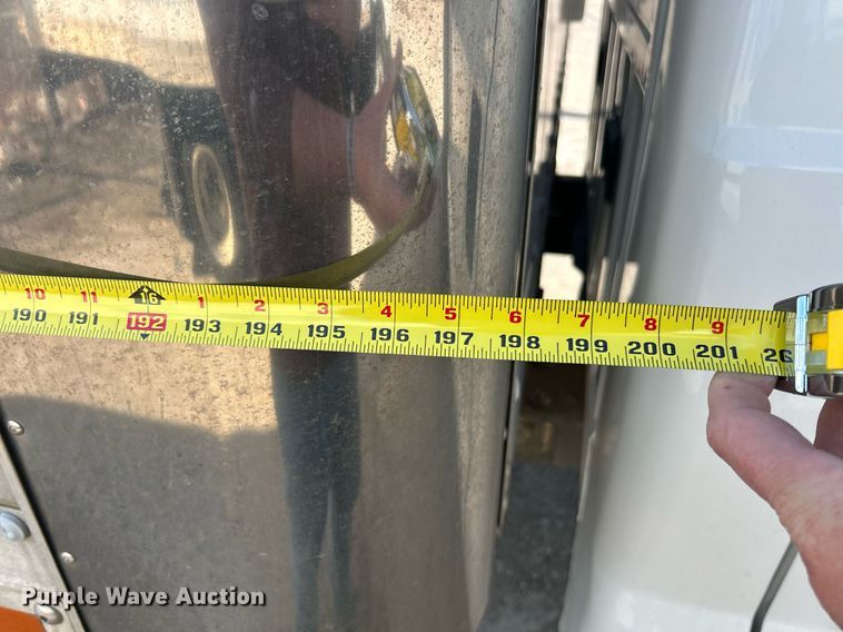 image for item EK2736 2013 Ford F550 Super Duty XLT box truck