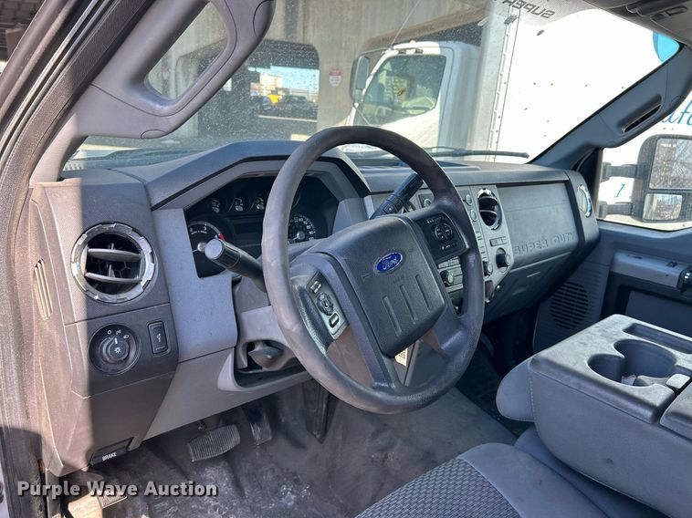 image for item EK2736 2013 Ford F550 Super Duty XLT box truck