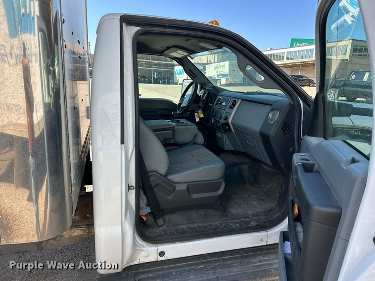 image for item EK2736 2013 Ford F550 Super Duty XLT box truck