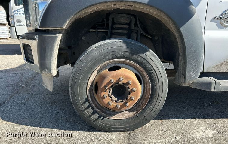 image for item EK2736 2013 Ford F550 Super Duty XLT box truck