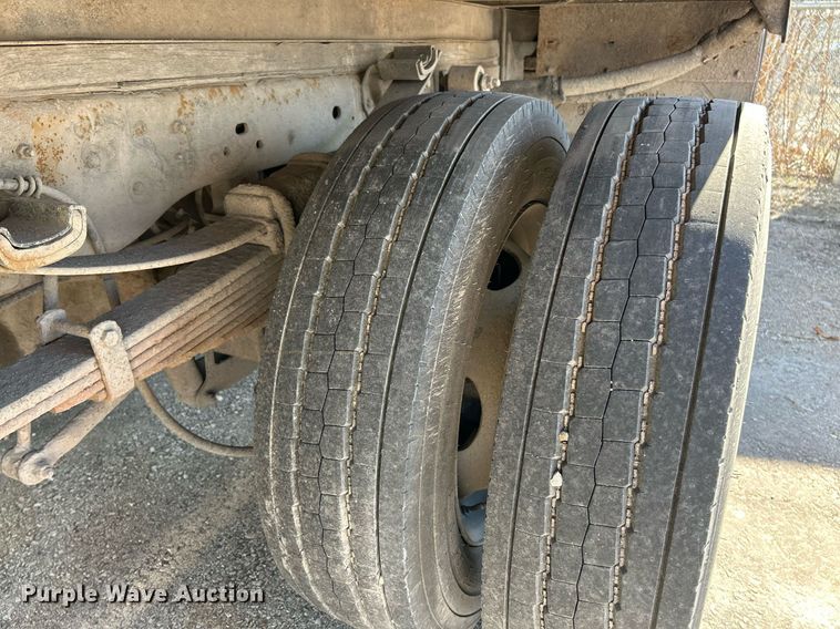 image for item EK2736 2013 Ford F550 Super Duty XLT box truck