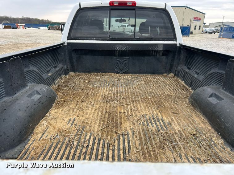 image for item EK2934 2005 Dodge Ram 3500 Quad Cab pickup truck