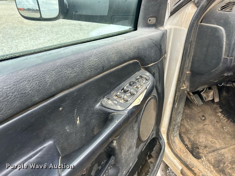 image for item EK2934 2005 Dodge Ram 3500 Quad Cab pickup truck