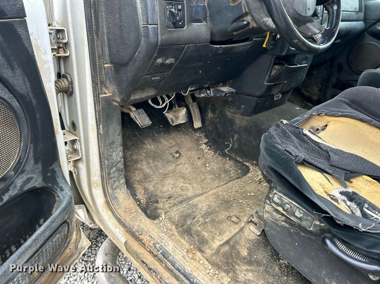 image for item EK2934 2005 Dodge Ram 3500 Quad Cab pickup truck