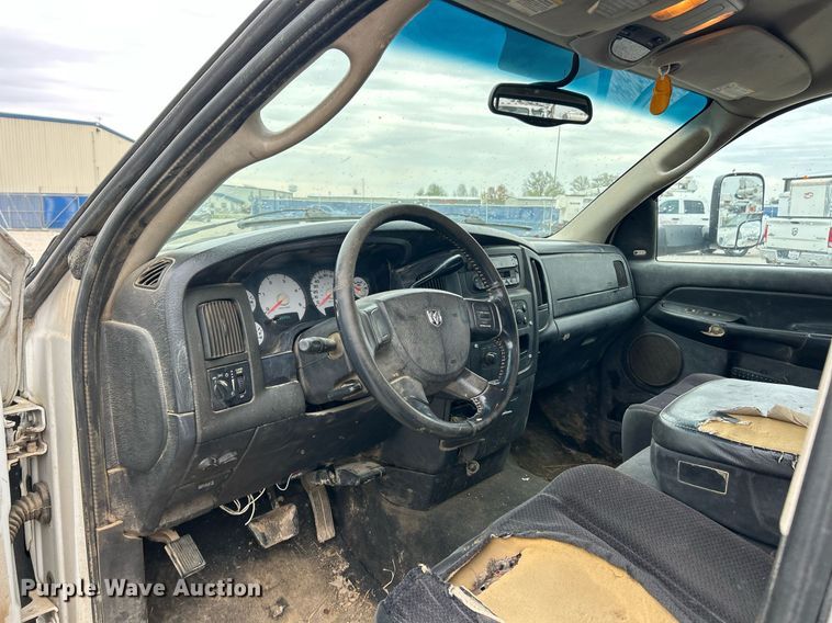 image for item EK2934 2005 Dodge Ram 3500 Quad Cab pickup truck