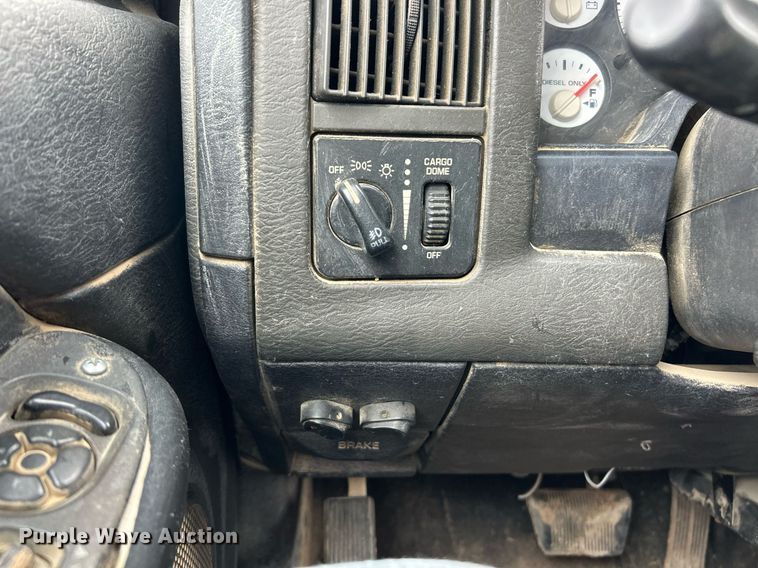 image for item EK2934 2005 Dodge Ram 3500 Quad Cab pickup truck