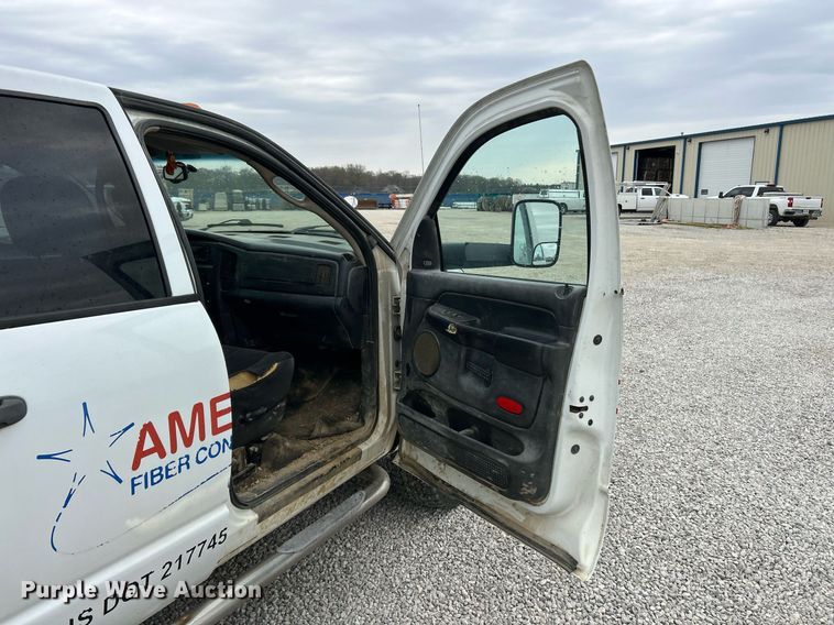 image for item EK2934 2005 Dodge Ram 3500 Quad Cab pickup truck