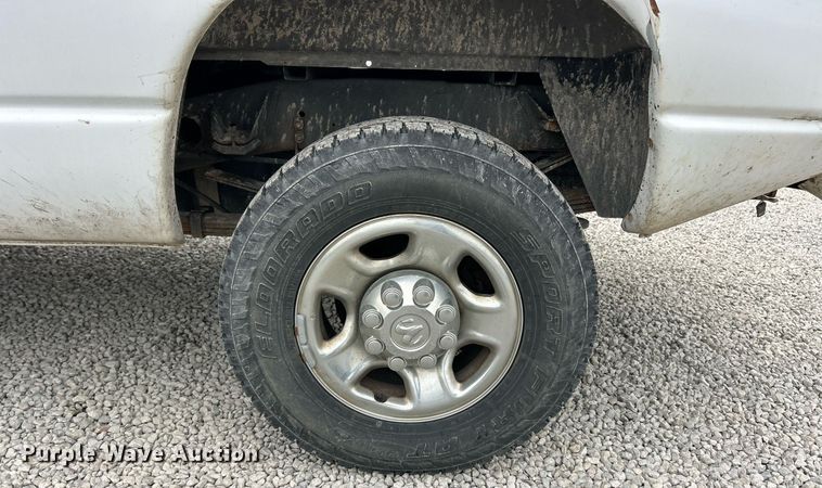 image for item EK2934 2005 Dodge Ram 3500 Quad Cab pickup truck