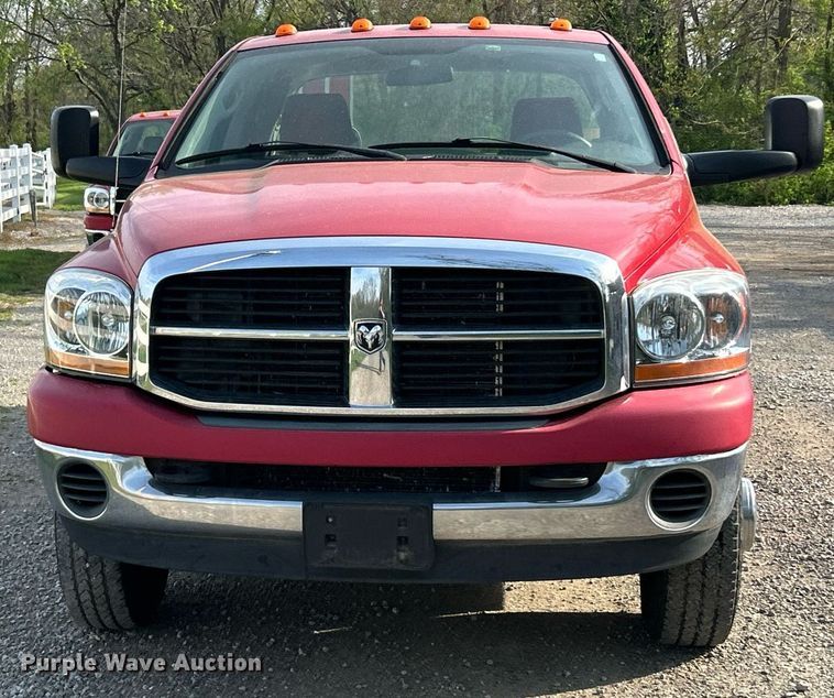 image for item EK2939 2006 Dodge Ram 3500 Quad Cab pickup truck