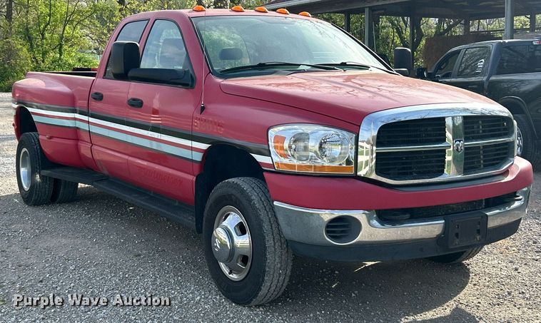 image for item EK2939 2006 Dodge Ram 3500 Quad Cab pickup truck