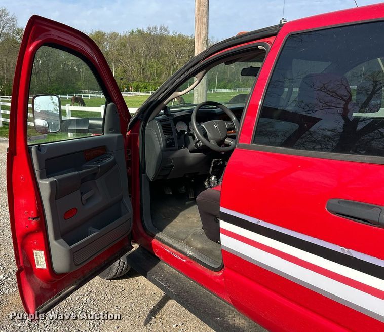 image for item EK2939 2006 Dodge Ram 3500 Quad Cab pickup truck
