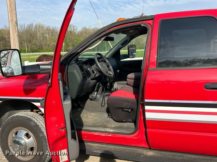 image for item EK2939 2006 Dodge Ram 3500 Quad Cab pickup truck
