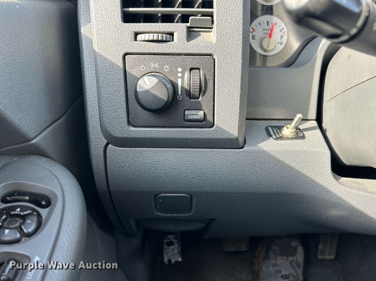 image for item EK2939 2006 Dodge Ram 3500 Quad Cab pickup truck