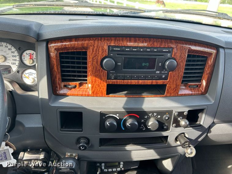 image for item EK2939 2006 Dodge Ram 3500 Quad Cab pickup truck