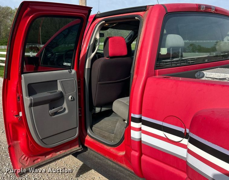 image for item EK2939 2006 Dodge Ram 3500 Quad Cab pickup truck