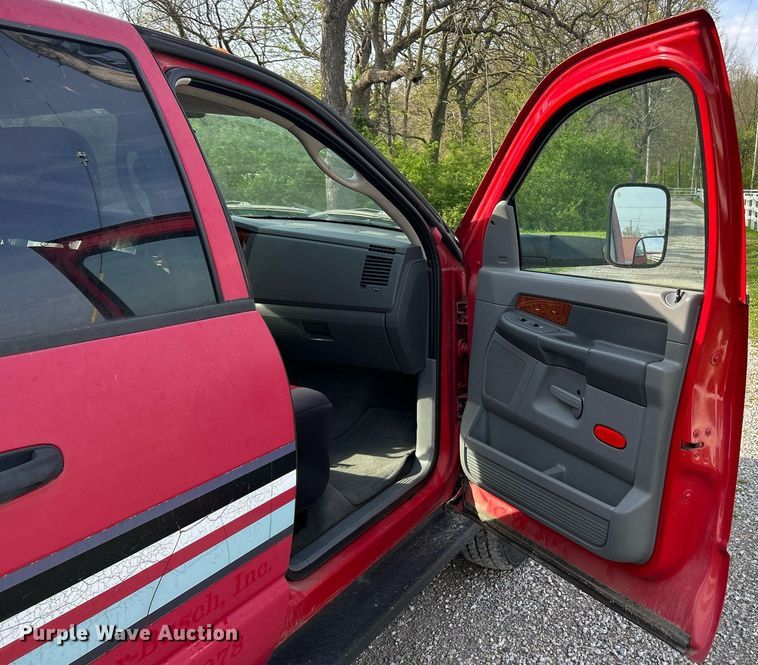 image for item EK2939 2006 Dodge Ram 3500 Quad Cab pickup truck