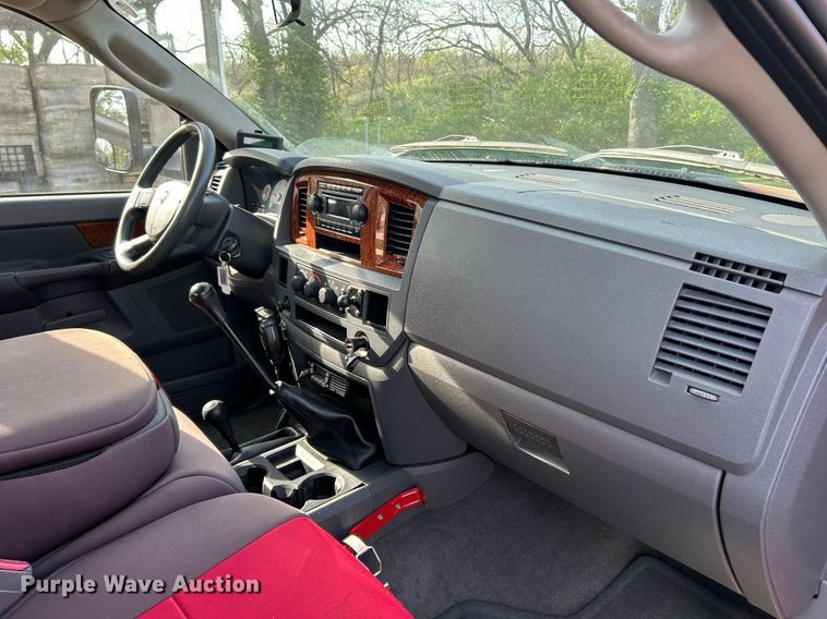 image for item EK2939 2006 Dodge Ram 3500 Quad Cab pickup truck