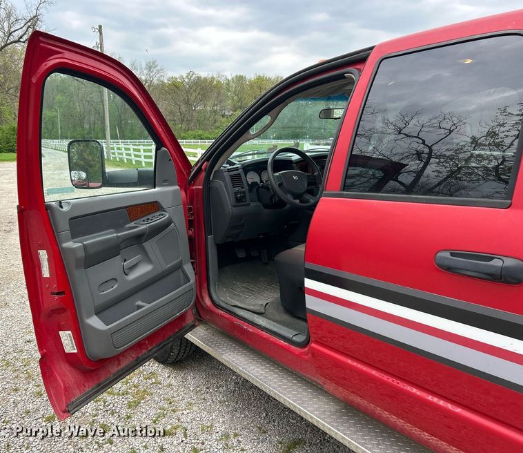 image for item EK2940 2006 Dodge Ram 3500 Quad Cab pickup truck